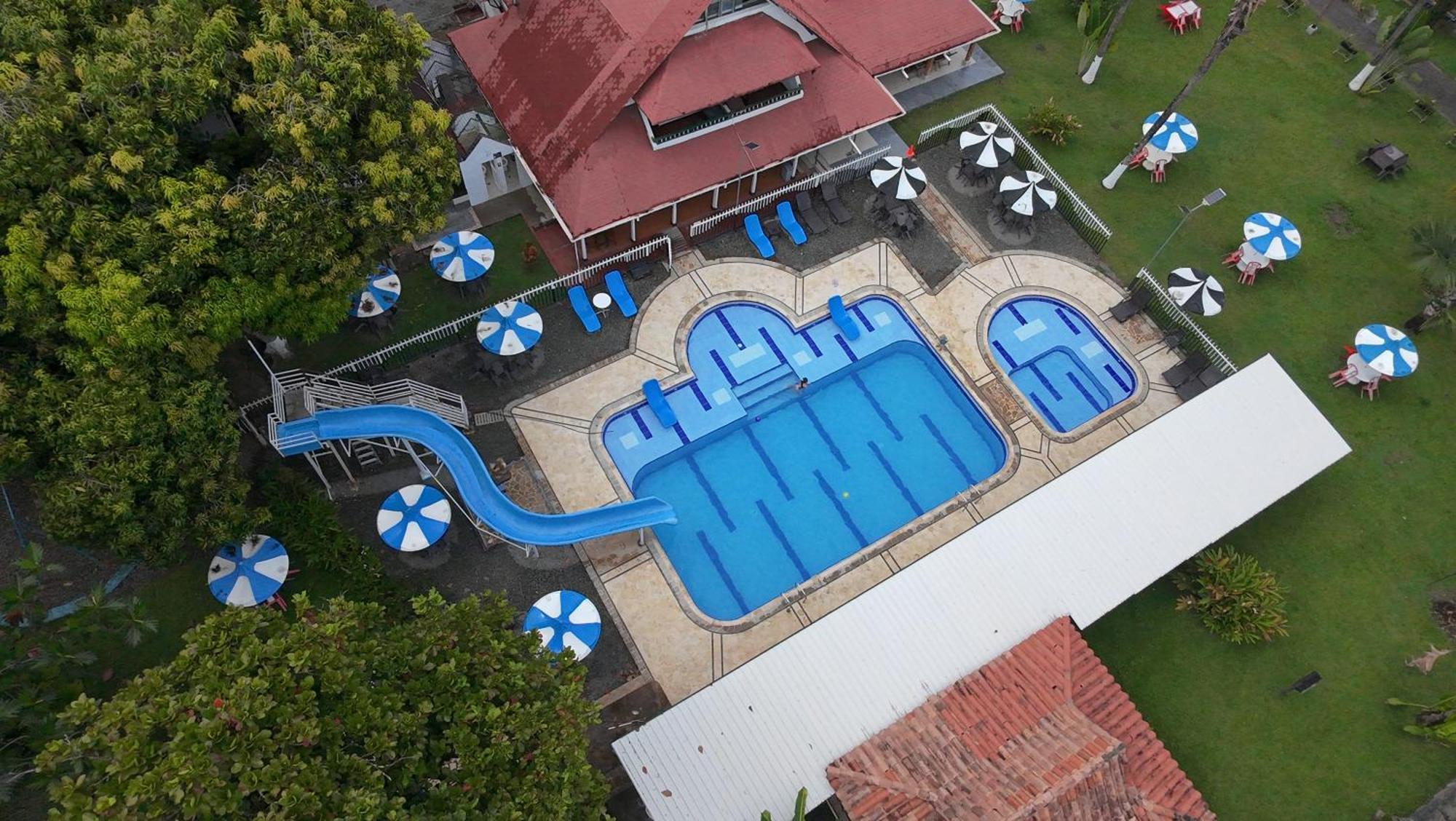 Pinares Hotel *
